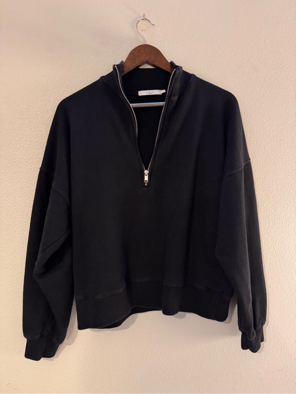 Classic Black Quarter-Zip Men's Sweater - Unbranded